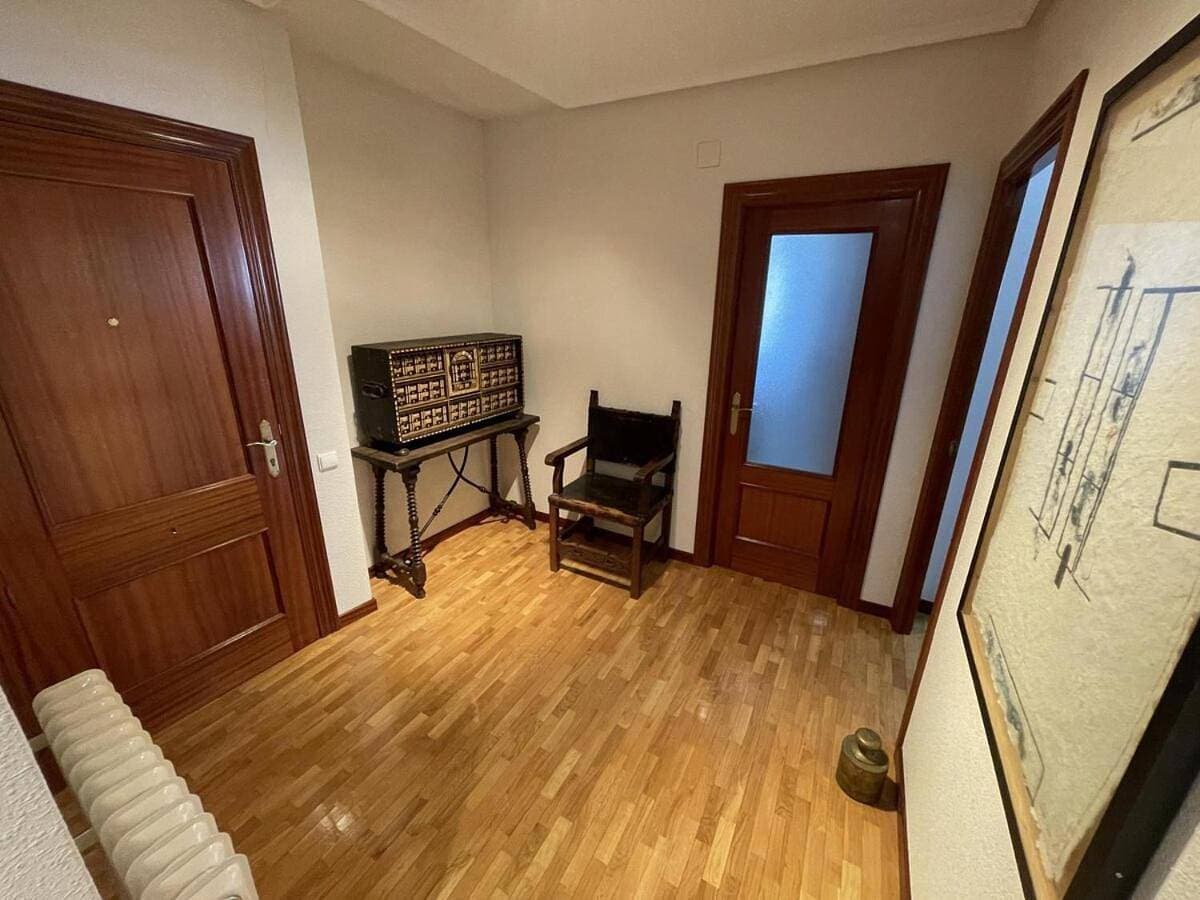 Foto 4 von 12: Three-Bedroom Apartment