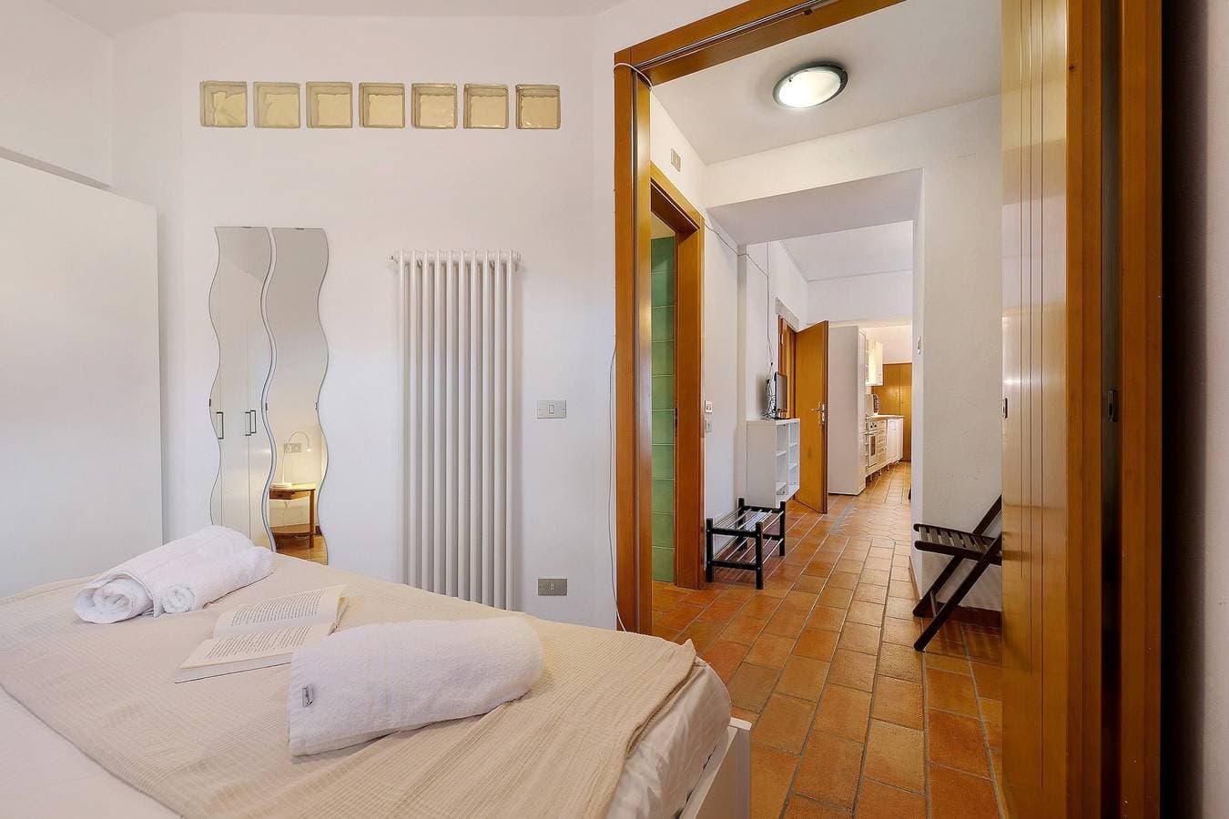 Foto 11 von 26: Villa G mit Seeblick, private Terrasse, nur wenige Schritte vom Gardasee entfernt