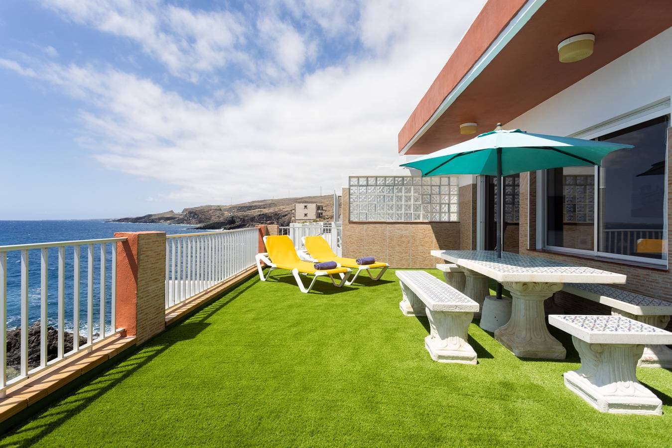Foto 6 von 61: Villa mit Traum-Meerblick und mit  beheizbarem Pool