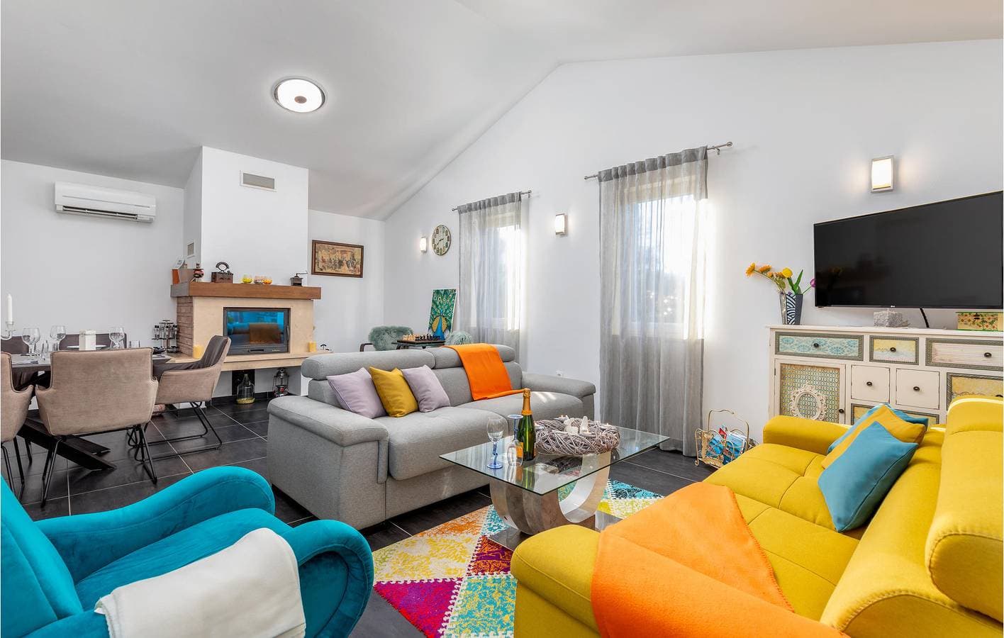 Foto 7 von 47: Charmante 180 m² große Wohnung mit Pool, Terrasse, in Küstennähe und mit Restaurants in der Nähe