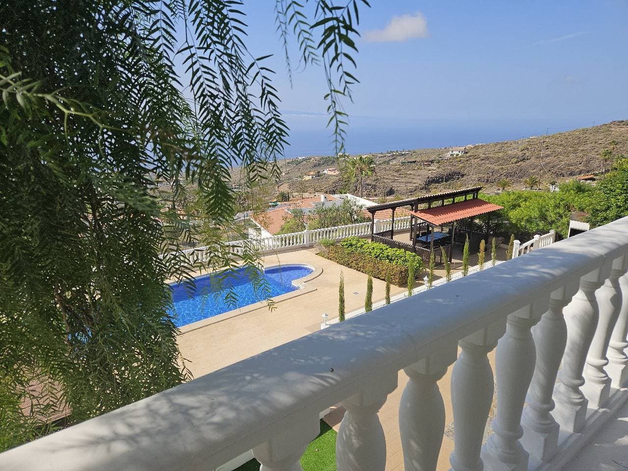 Foto 12 von 45: Ferienvilla 'Cool 4-bedroom with Sea Views' mit Meerblick, WLAN und Klimaanlage