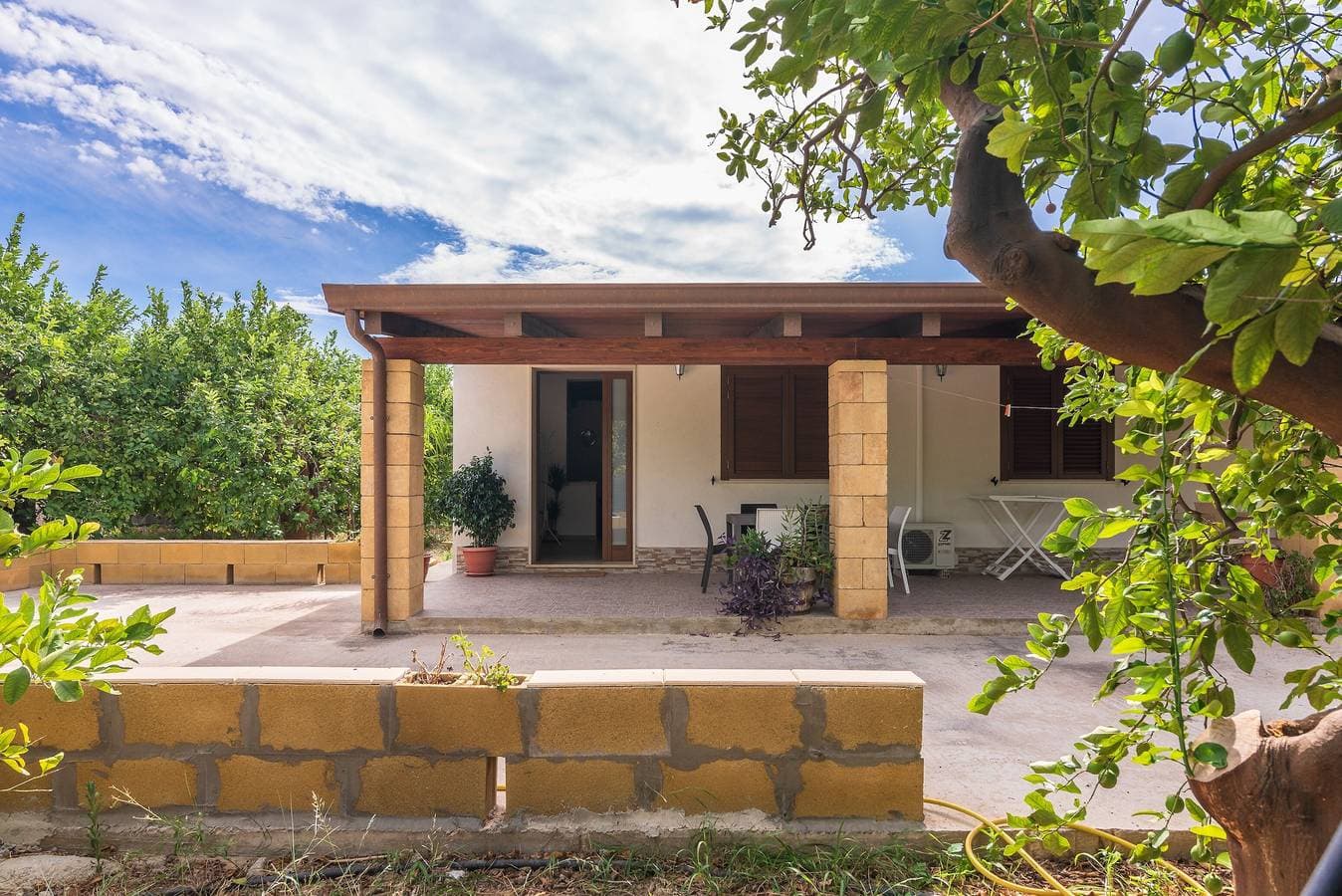 Foto 4 von 33: Villa Lorenzo mit privatem Garten, Whirlpool und WLAN