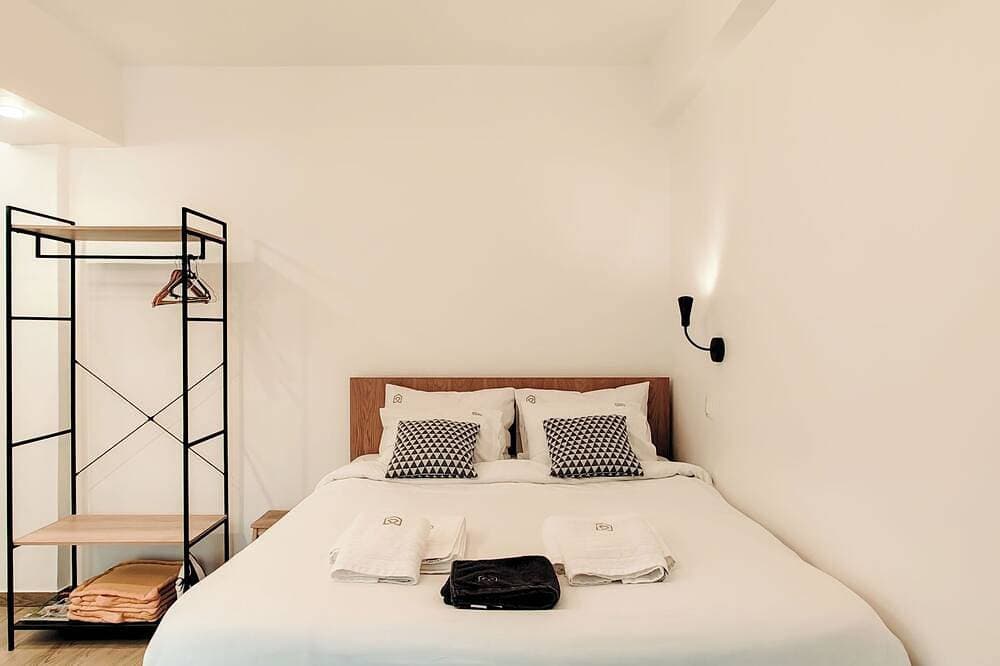 Foto 2 von 28: Sleek Studio in Voula Center