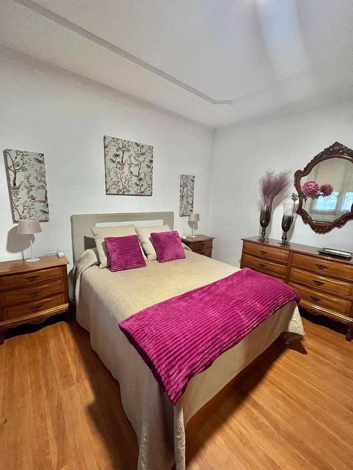 Foto 7 von 43: Three-Bedroom Apartment