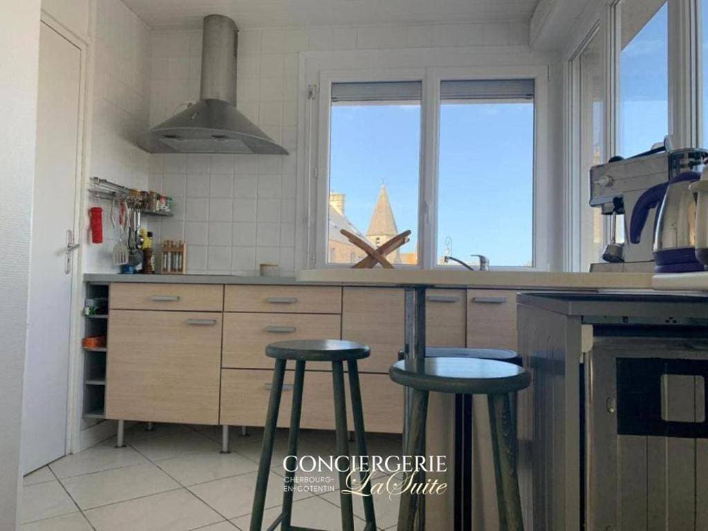 Foto 10 von 16: Three-Bedroom House