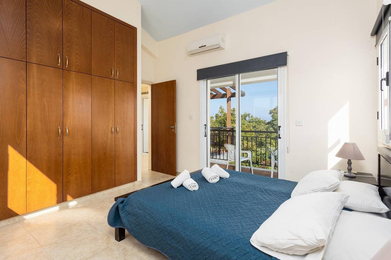 Foto 6 von 39: Villa für 8 Personen mit Meerblick
