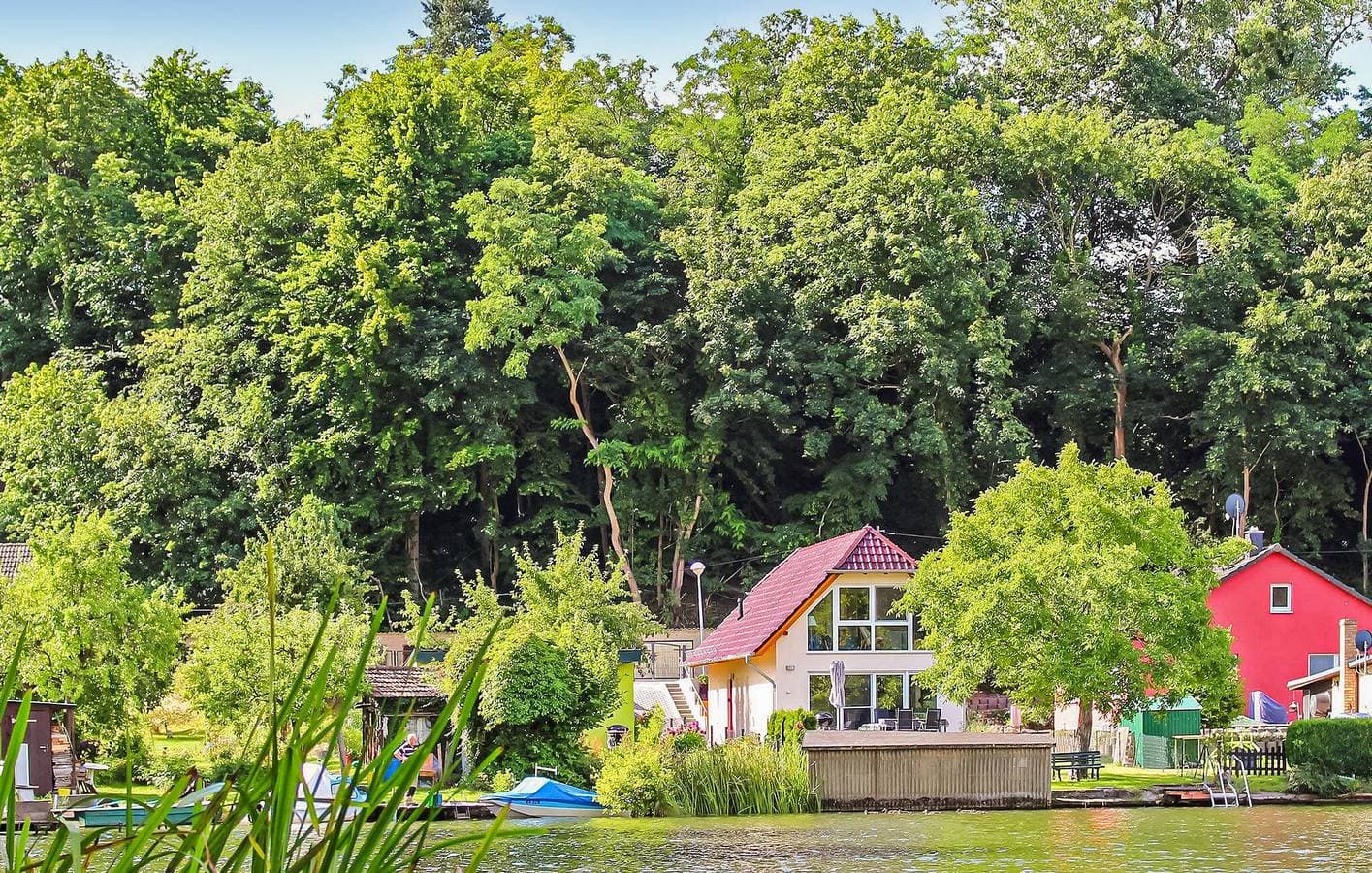Gemütliche Wohnung mit Seeblick, Parkplatz, Garten und Terrasse 1