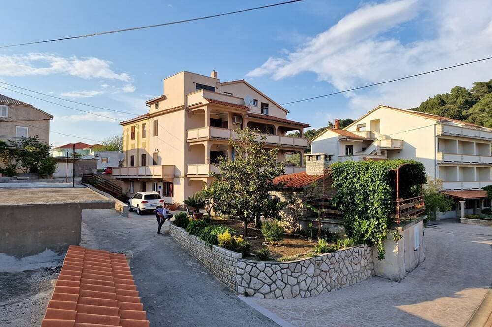 Foto 4 von 15: Studio Appartement mit Terrasse und Meerblick Kampor, Rab