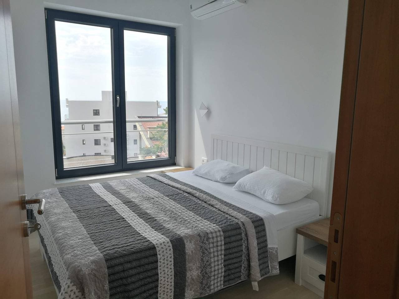 Foto 2 von 24: Apartment mit Meerblick in Montenegro