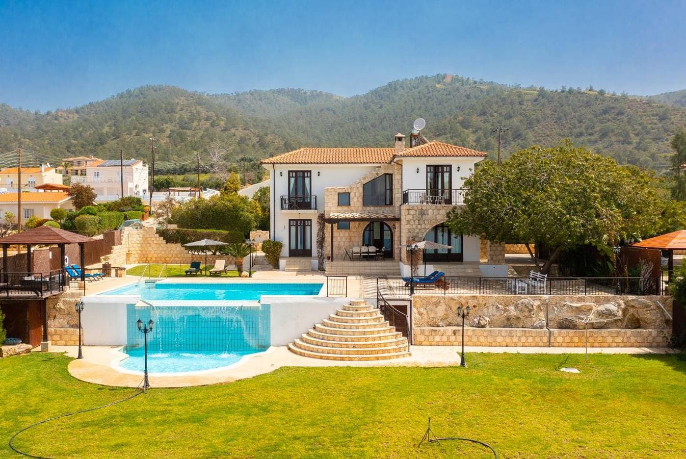 Foto 5 von 48: Villa für 10 Personen mit Garten