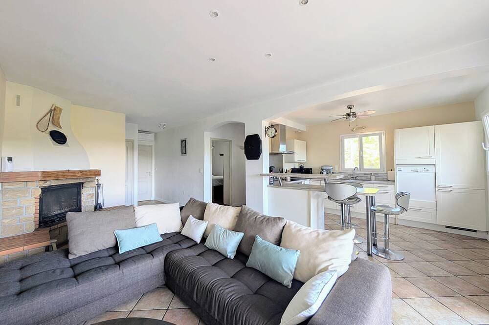 Foto 10 von 24: Hasparren, family apartment 114m², garden and view, sleeps 6.