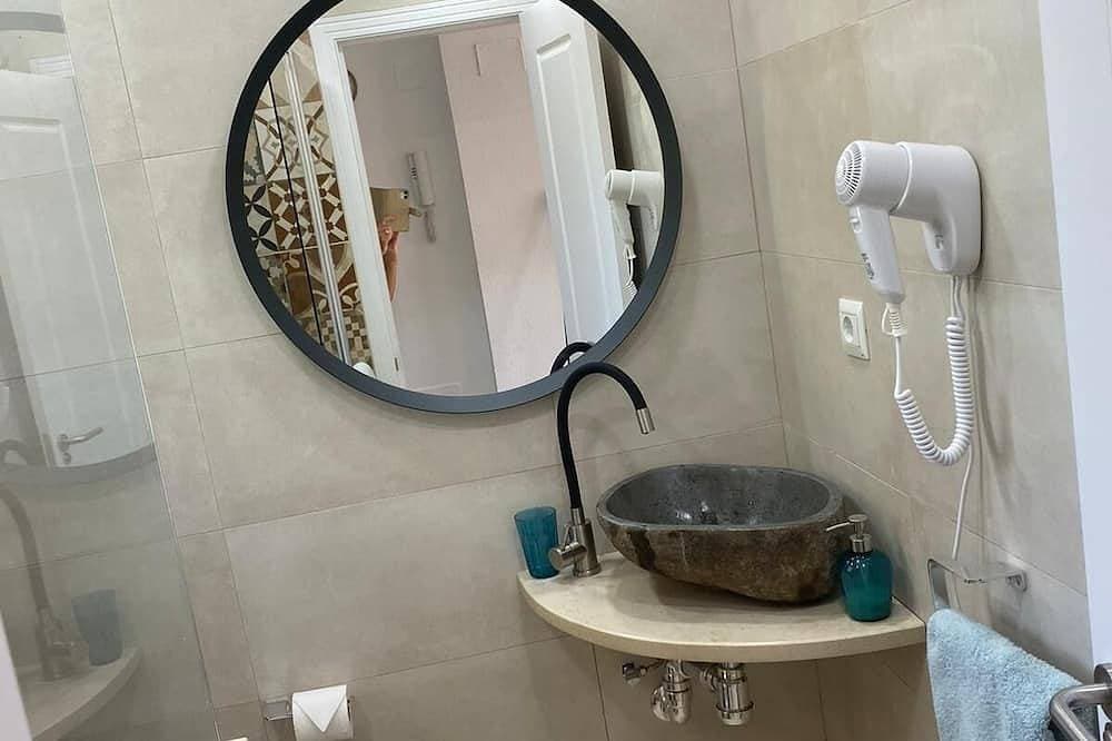 Foto 4 von 22: Beautiful modern apartment 1 min from beach