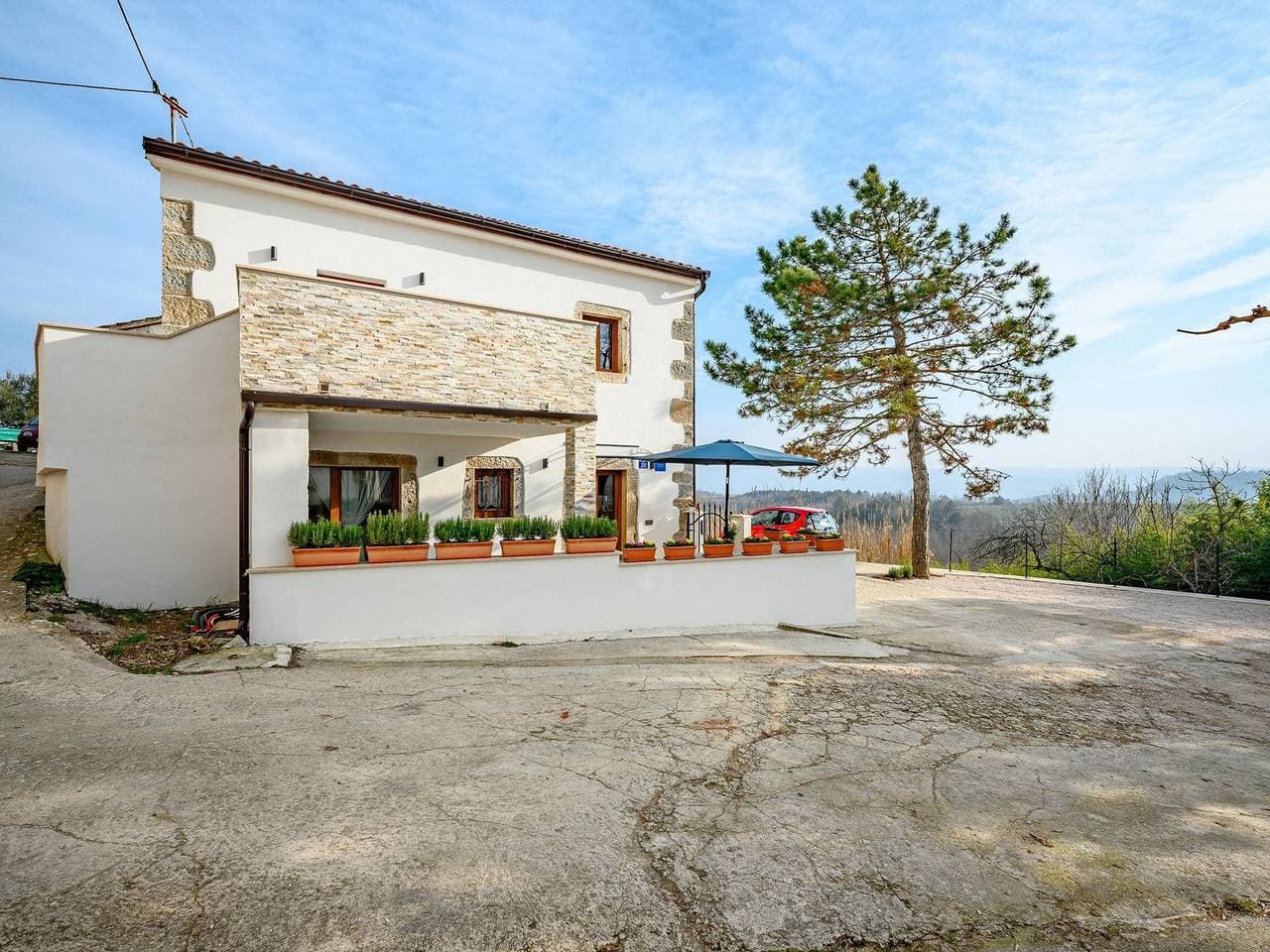 Schöne Villa in der Natur 1