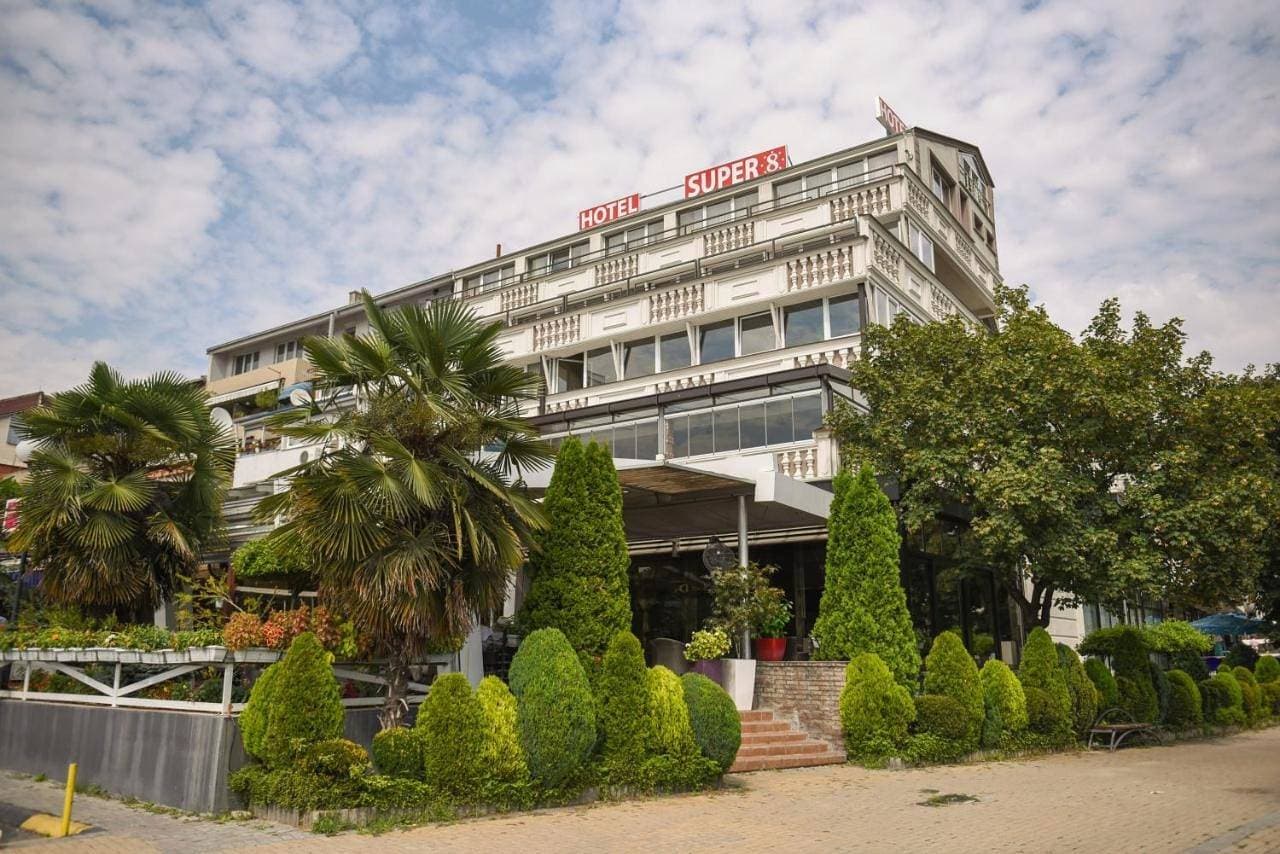 Hotel Super 8 1