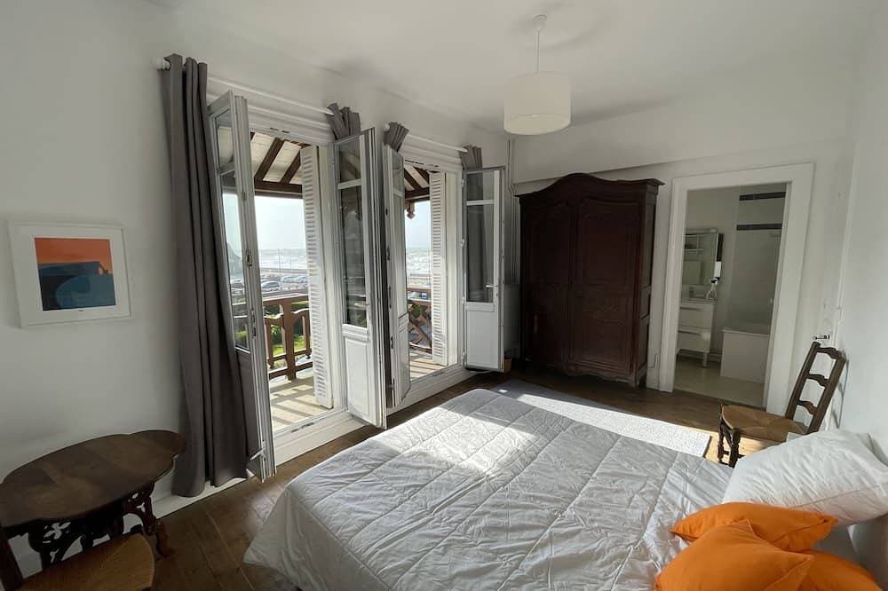 Foto 8 von 30: Grande Villa Familiale, vue sur mer à 30 Mètres de la Plage!