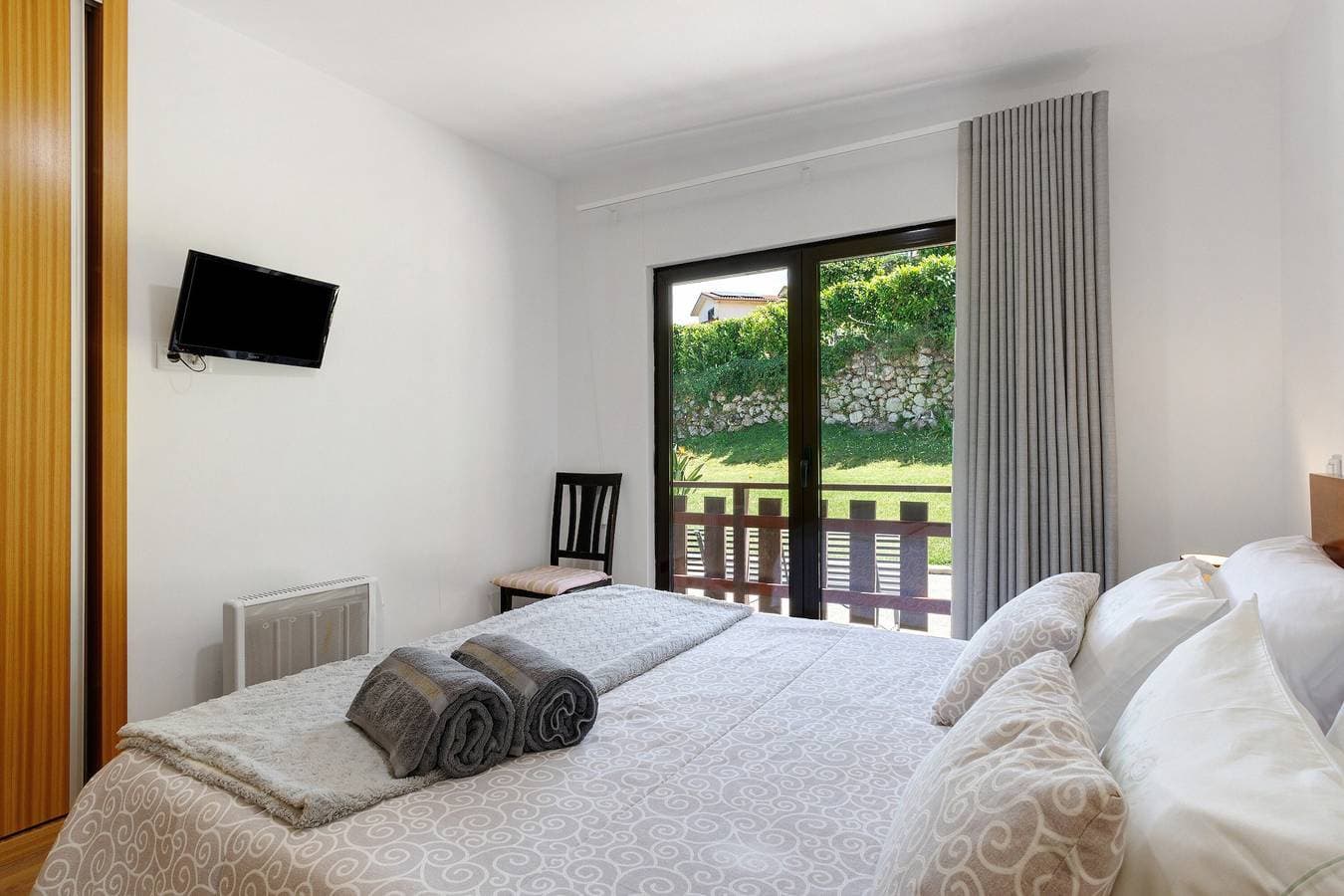 Foto 12 von 25: Apartment „Casa Dos Cortinhais“ mit Seeblick, WLAN und Klimaanlage