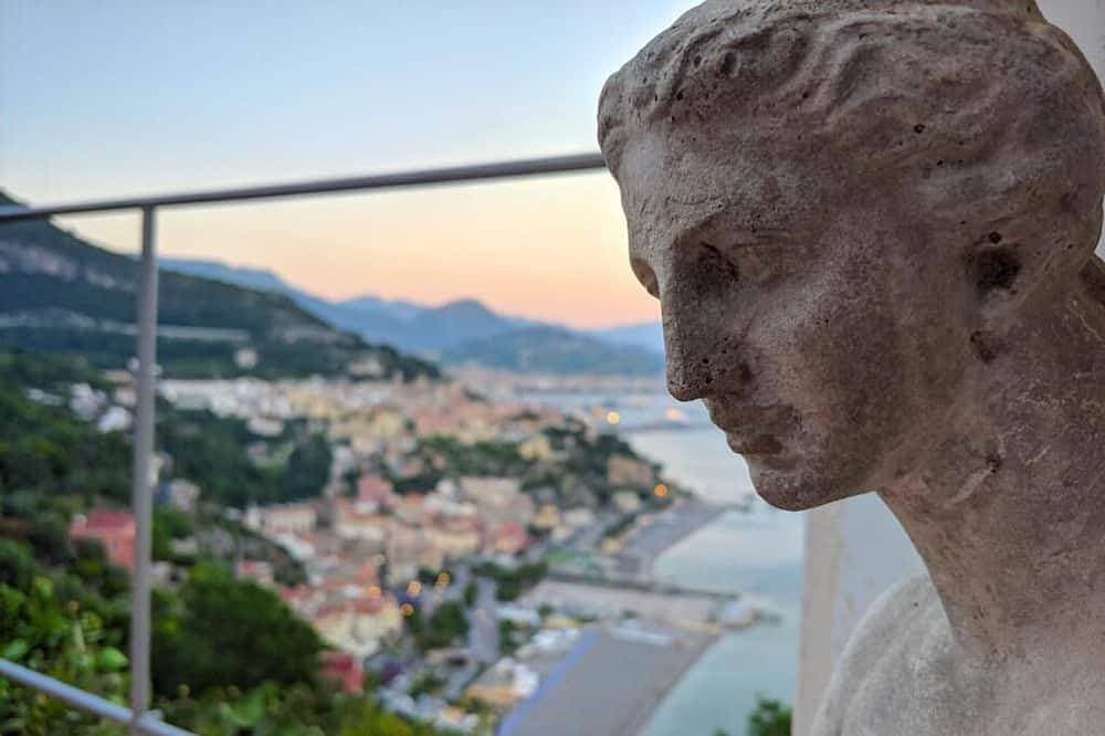 Villa Neptune at the beginning of the Amalfi Coast Cin No. It065157B4Vgm390Gl. 1