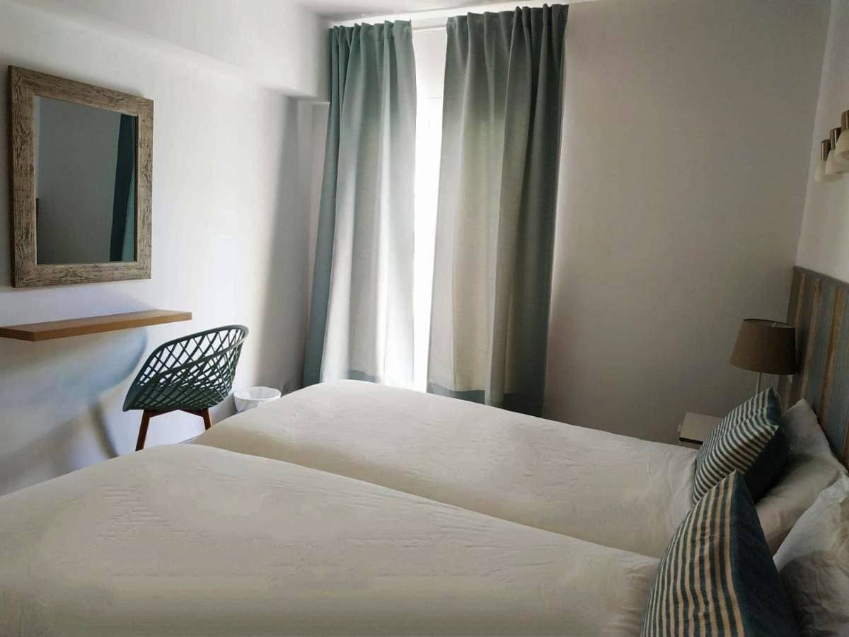 Foto 5 von 52: Two-Bedroom Apartment