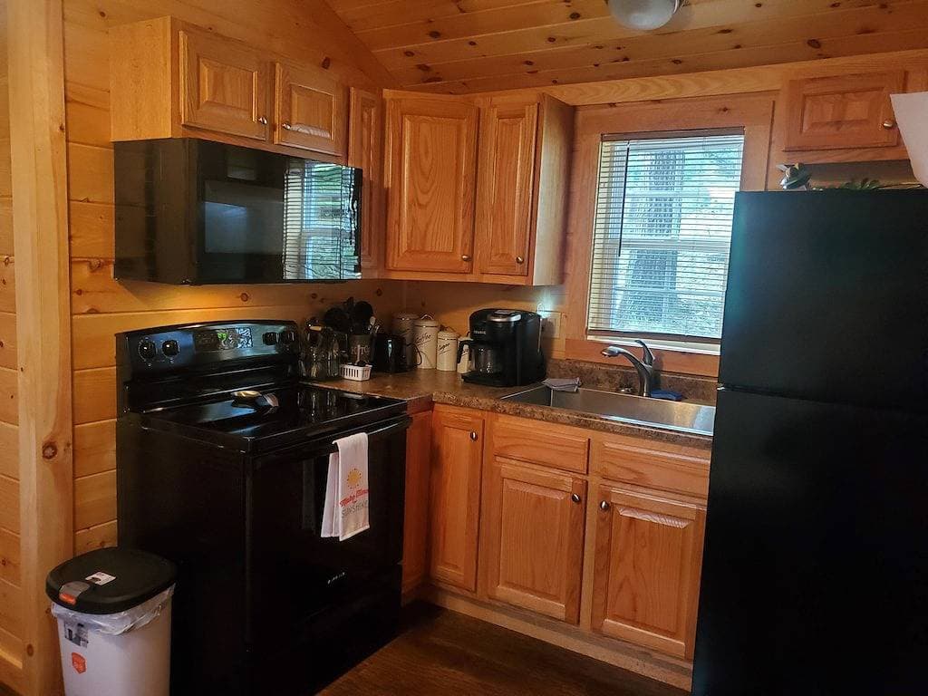 Foto 3 von 17: Schönes Tiny Home Blockhaus am See - Perfekt für einen Pärchenurlaub!