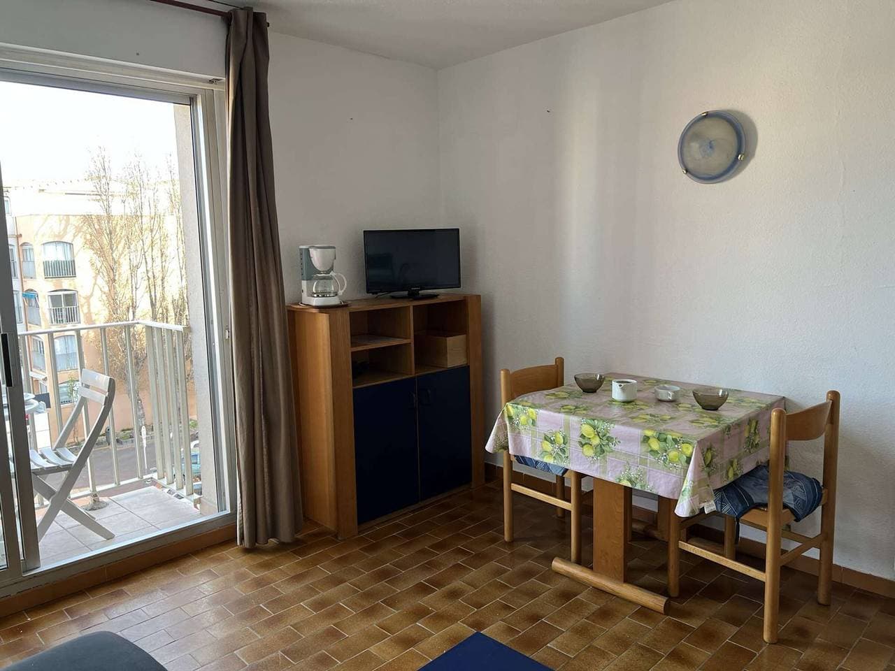 Foto 4 von 13: Studio im Zentrum mit Swimmingpool, Balkon und Strandnähe