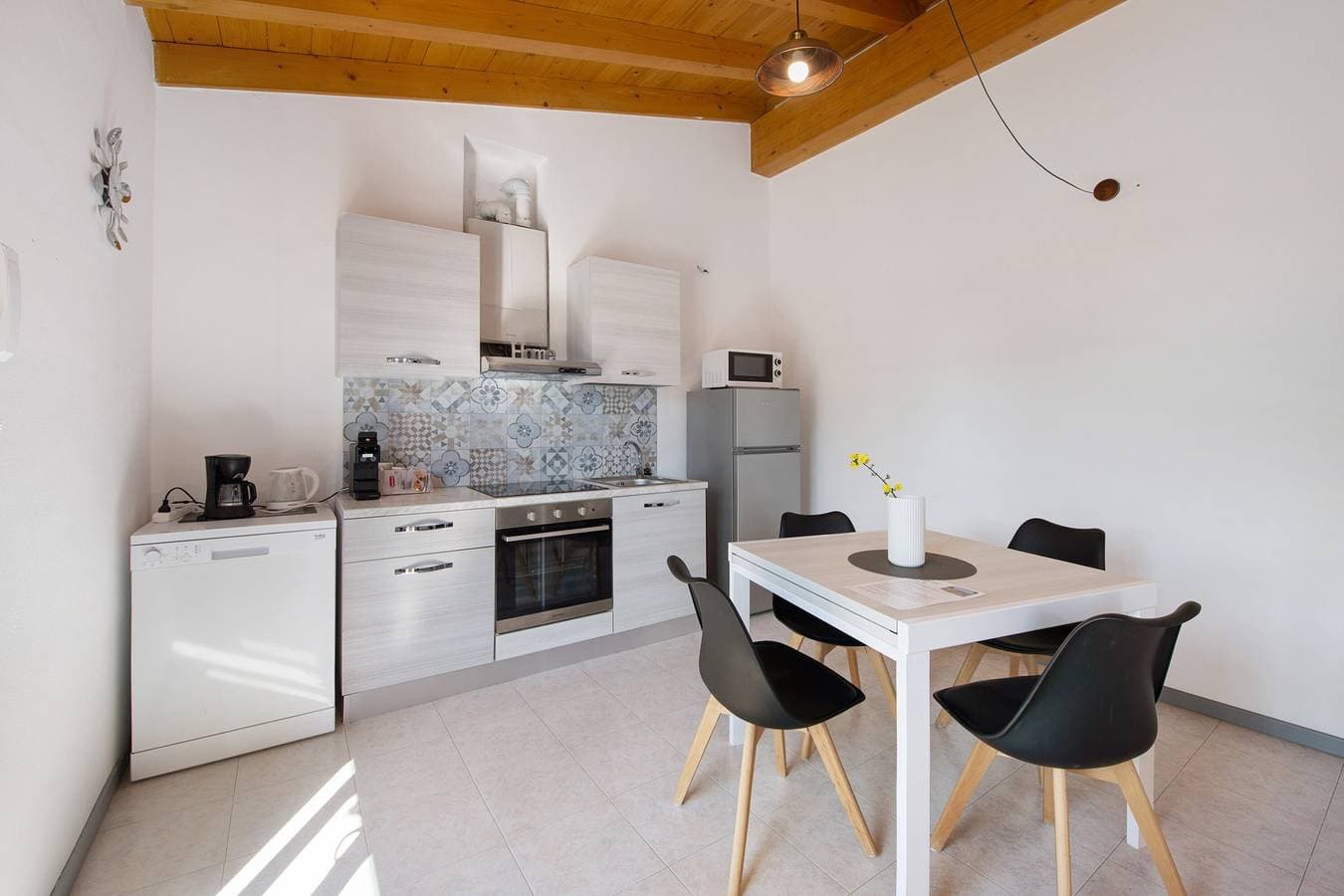 Foto 3 von 17: Ferienhaus 'Appartamenti Villa Fiorito' mit Blick auf den See, Wi-Fi und Klimaanlage