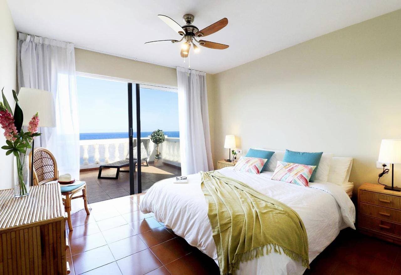 Apartamento con terraza vistas al mar 1