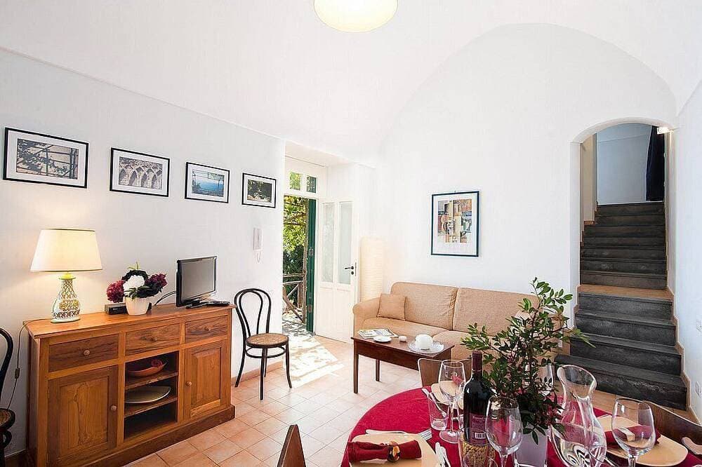 Foto 7 von 30: Villa Elidea E: A welcoming two-story cottage which faces the sun and the sea, with Free Wi-Fi.