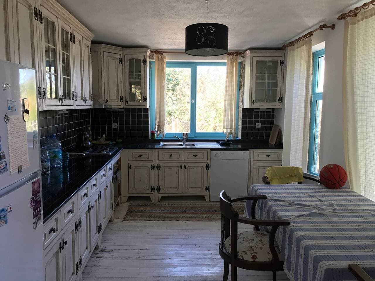Foto 2 von 34: Tolles Steinhaus im Ida-Gebirge - muss man gesehen haben!