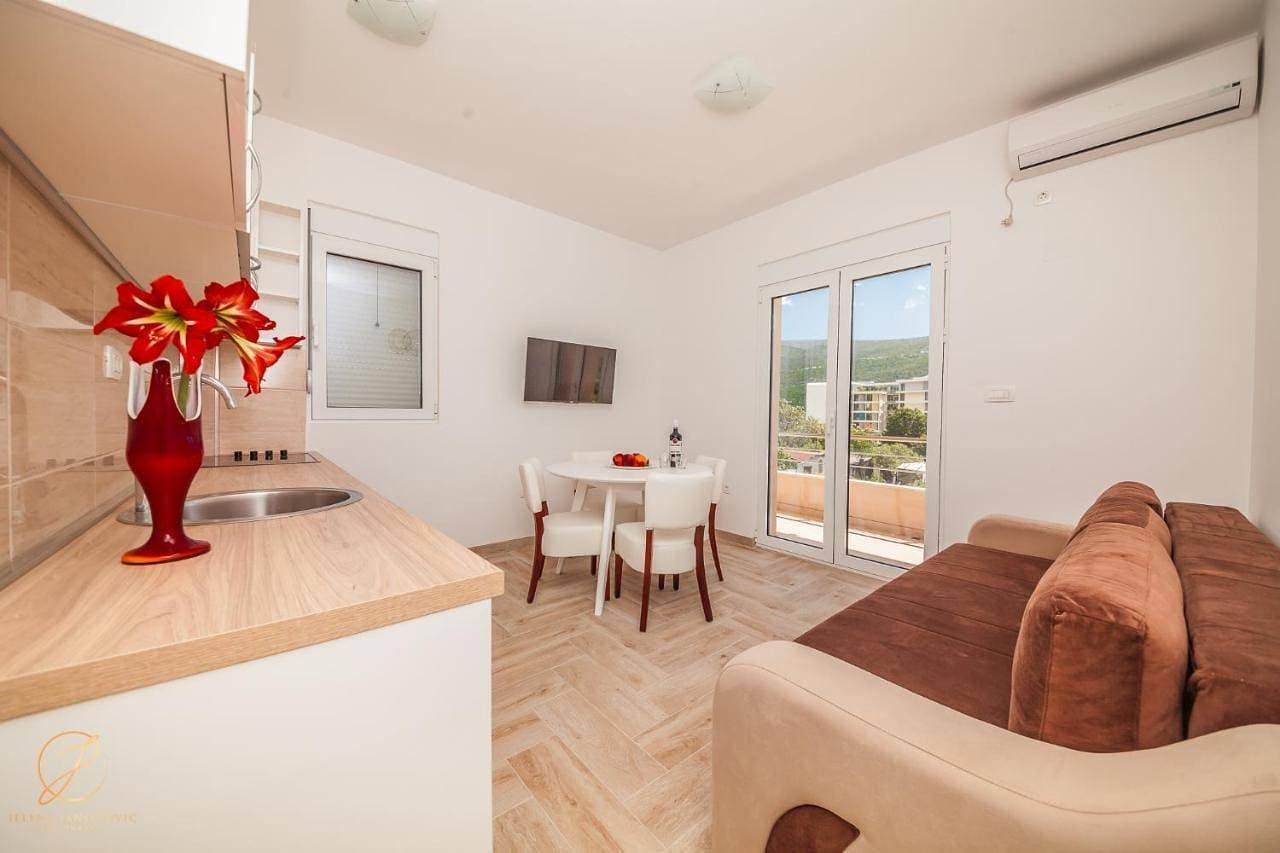 Apartments Ruzmarin 1