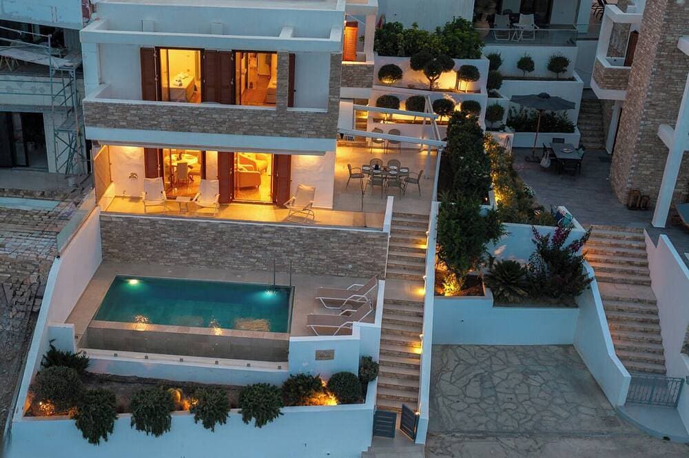 Villa Marelia - Waterfront Villa in Syros 1
