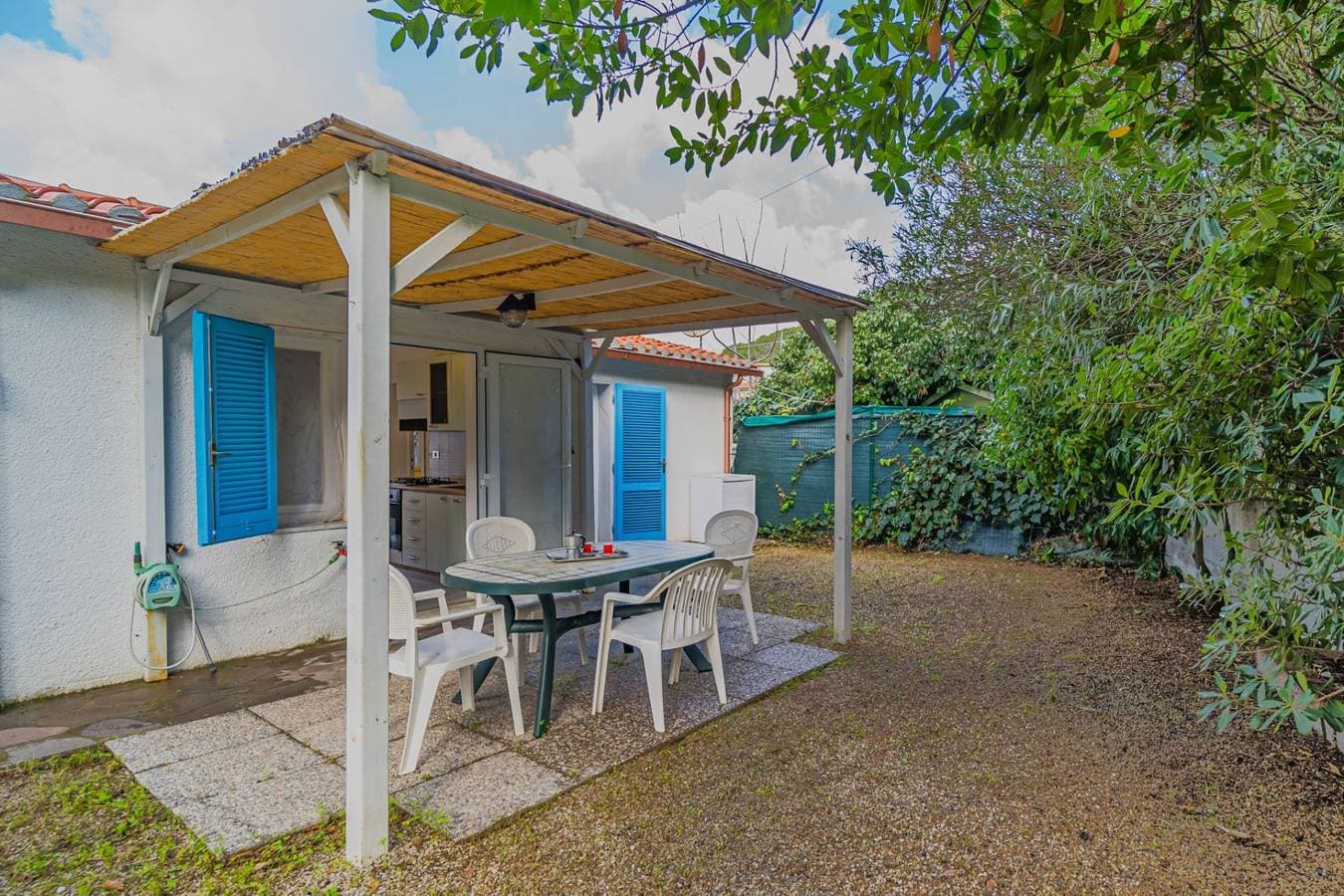 Foto 9 von 31: Ferienwohnung für 4 Personen mit Terrasse