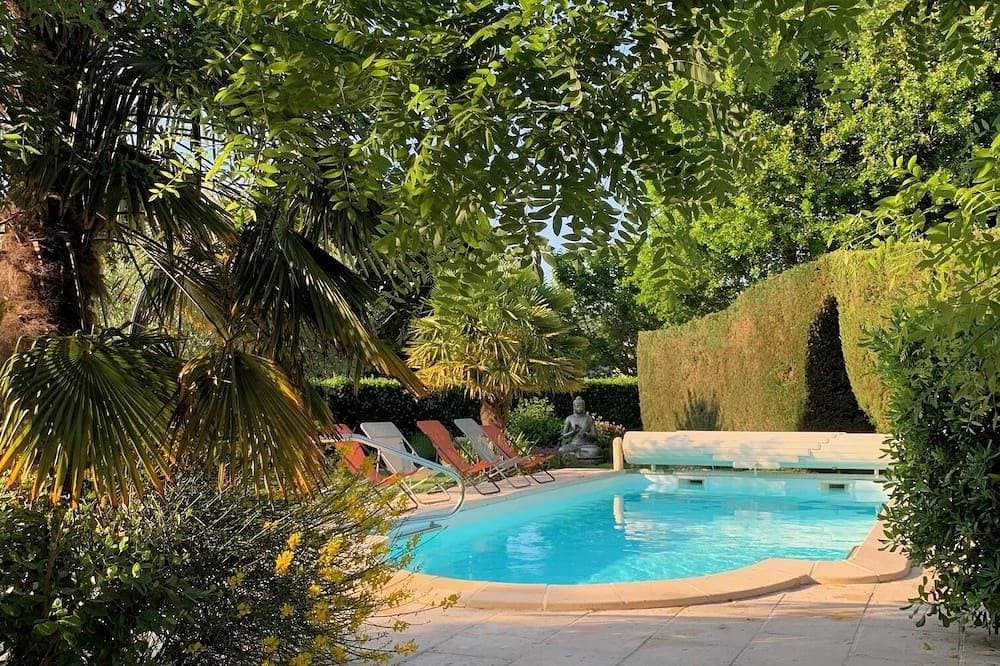Foto 8 von 9: Gite bleu l'Iris avec piscine chauffée