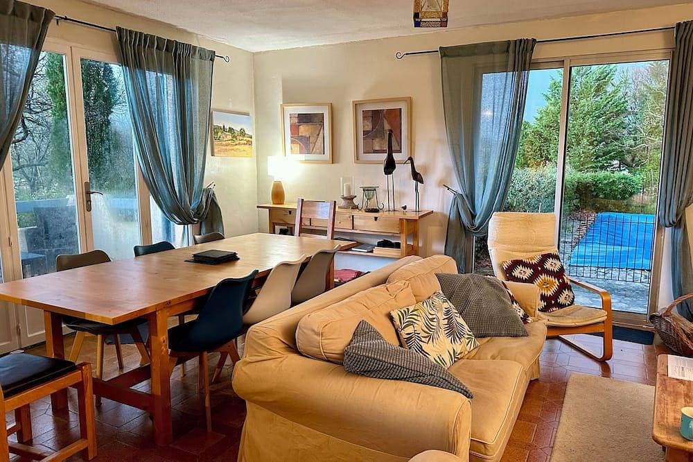Foto 5 von 30: Secluded villa with large garden pool Overlooks beautiful picturesque village