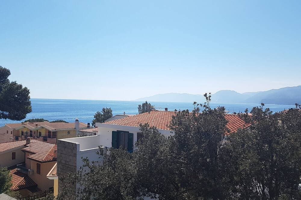 Apartment mit Meerblick und kostenlosem Parkplatz im Innenhof, 30 m vom Meer entfernt 1