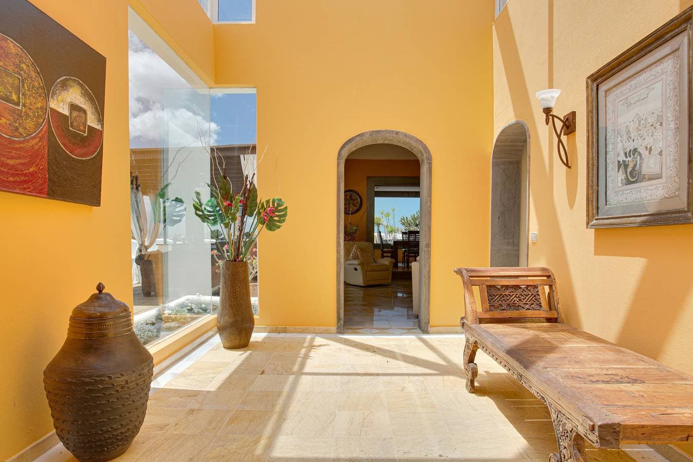 Foto 8 von 26: Ferienvilla Capricho mit Meer- & Bergblick und Pool