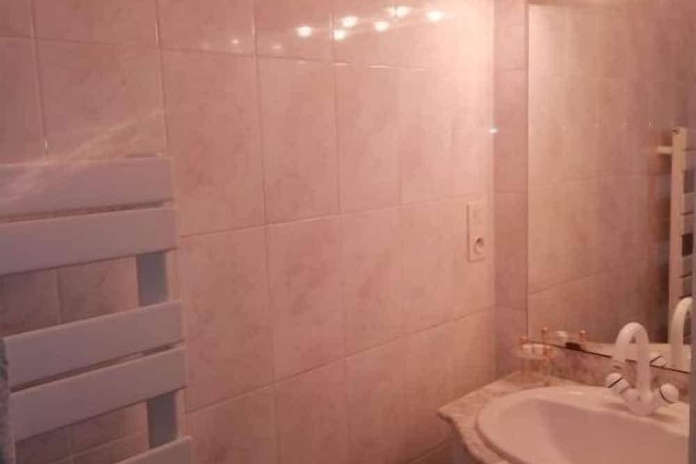Foto 12 von 26: Maison Spacieuse Simple Et Confortable