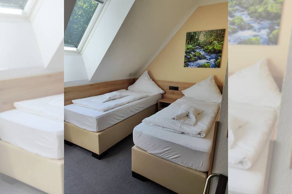 Foto 5 von 30: Zweibettzimmer - Hotel Harzresidenz