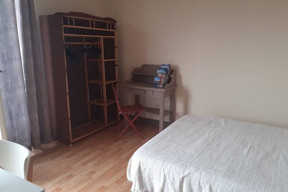 Foto 3 von 8: Studio 2/3 Pers - à 2 pas de la Loire - Balcon - Parking Privé - Box Vélos - 2