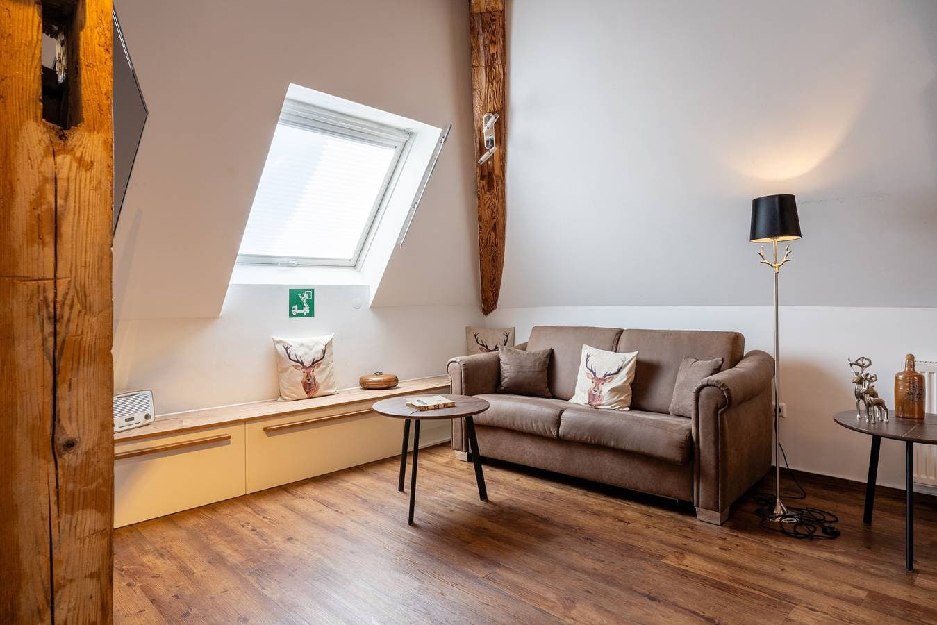 Foto 4 von 30: 'Suite Heimat' mit Kingsize-Bett und Klimaanlage