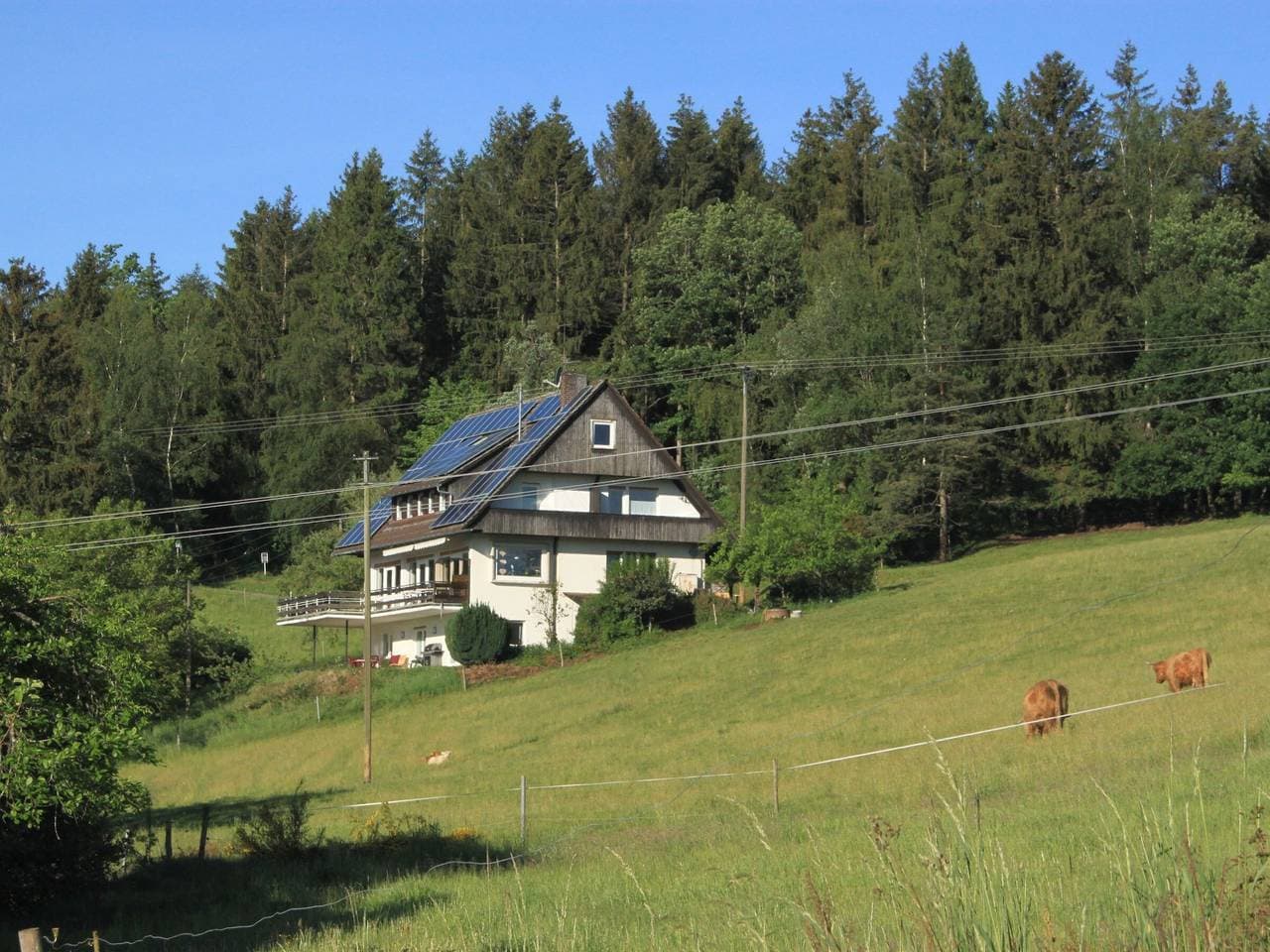 Foto 5 von 34: Zimmer 'Nr 2 mit privatem Balkon', gemeinsamem Garten und WLAN