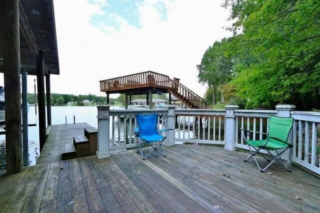 Wifi, Whirlpool, Billardtisch, Airhockey und voll beladenes Bootshaus !. Dies ist der Lake Lxury! 1