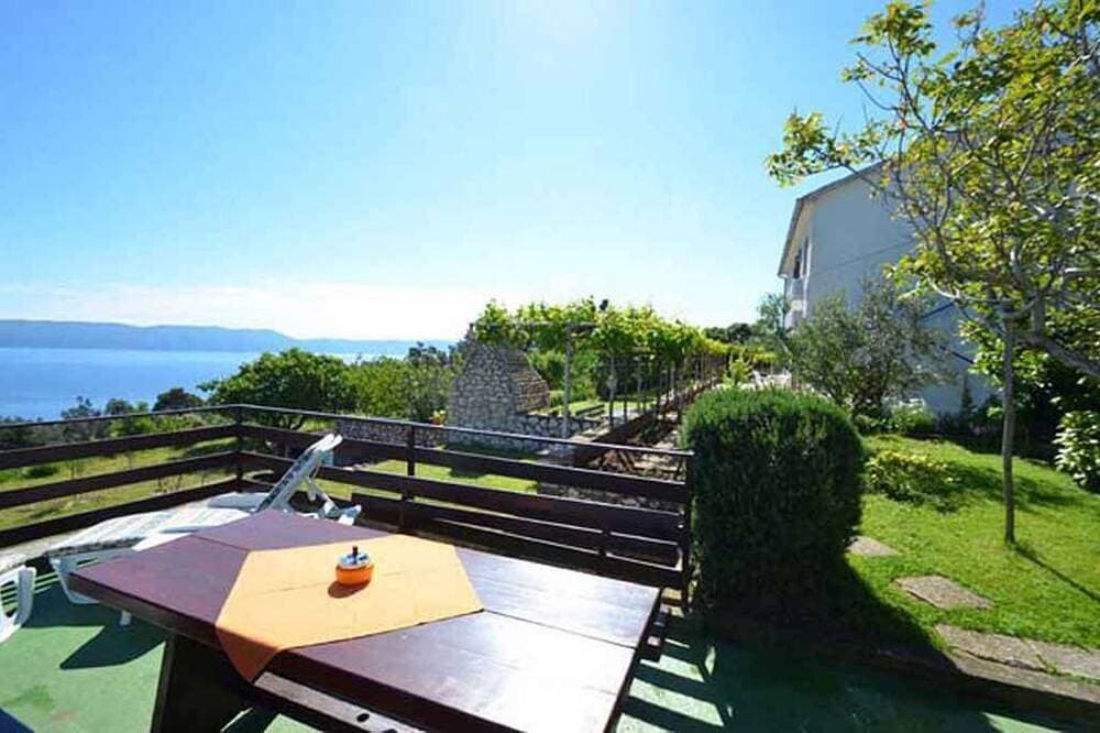 Ferienwohnung mit Ausblick zum Meer 1