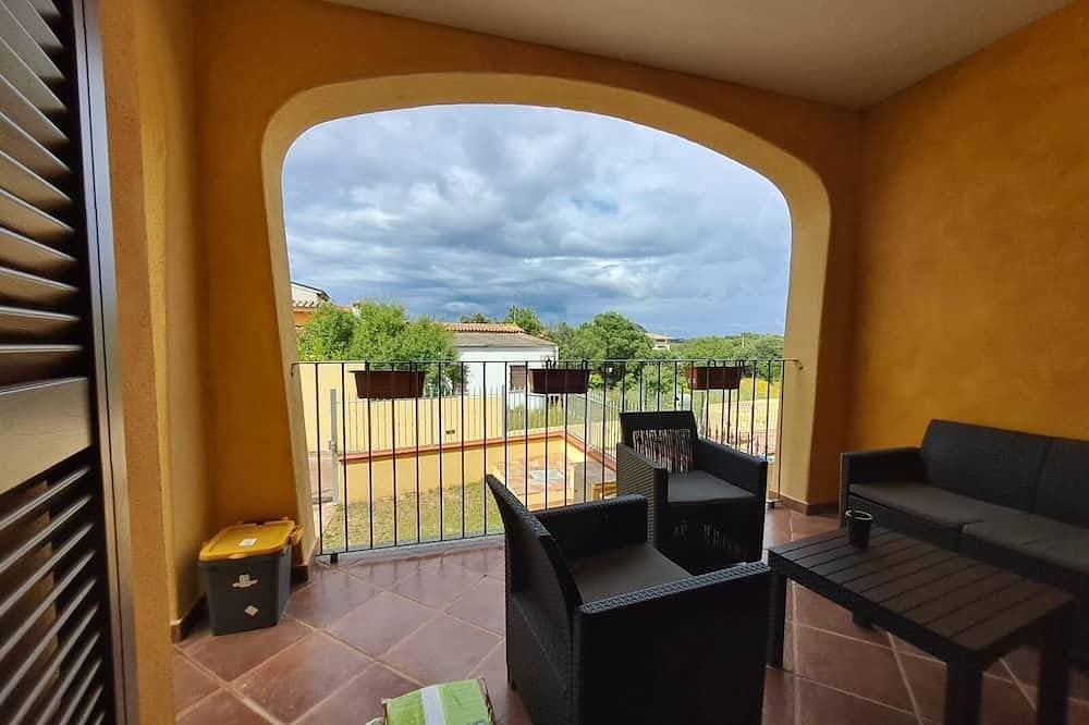 House with Garden for couples friends and families 15 min from Olbia airport 1