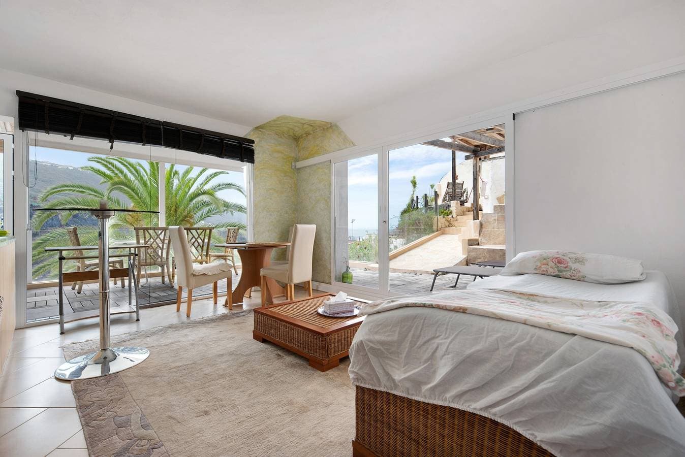Foto 12 von 29: Haustierfreundliches Ferienloft Doa mit Meerblick, WLAN und Terrasse