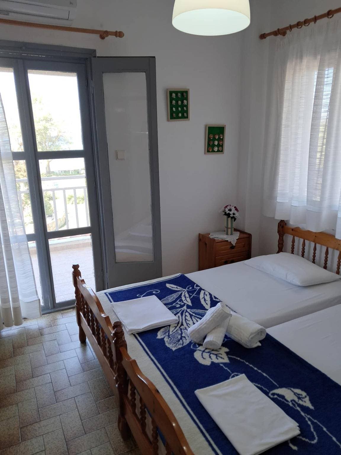 Foto 4 von 31: Apartment „Marina's Houses By The Sea – Apt 5“ mit Meerblick, WLAN und Klimaanlage