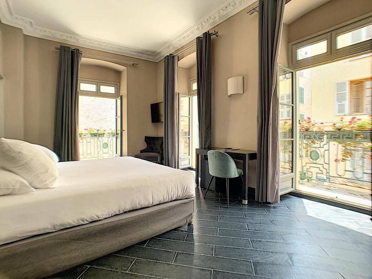 Foto 6 von 11: Double Room with Balcony