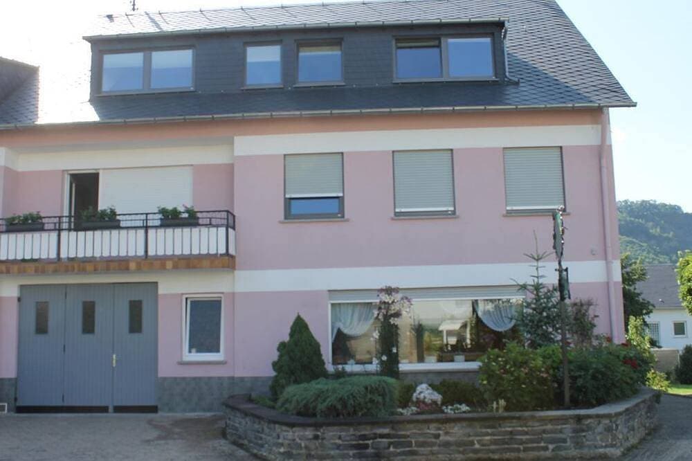 Foto 4 von 11: Doppelzimmer Nr. 1 - Ferienweingut Manfred Schneiders