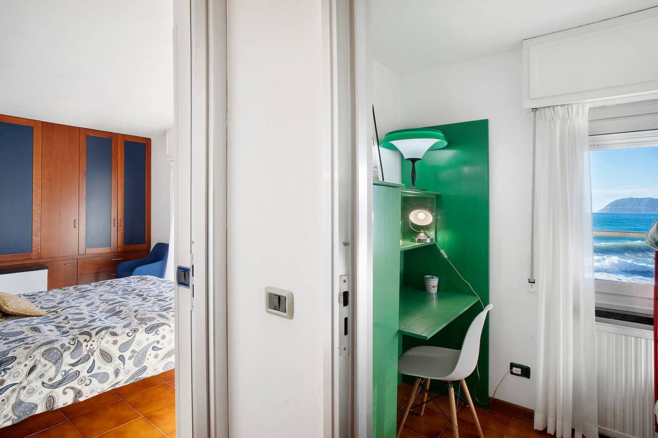 Foto 11 von 21: Ferienwohnung 'Cadorna Fronte Mare' mit Meerblick, Wi-Fi und Klimaanlage