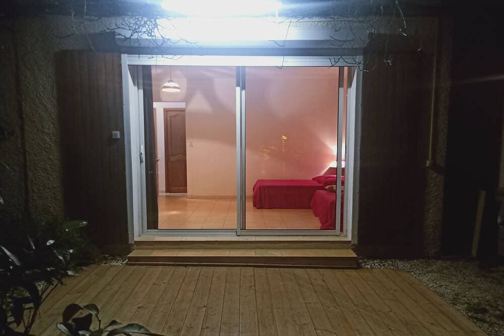 Foto 9 von 29: Ruhige T2 Wohnung auf dem Lavandou Hügel in Strandnähe