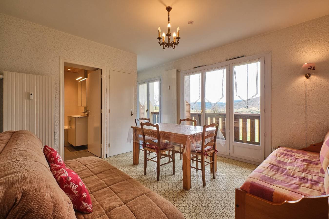 Foto 3 von 25: Lans En Vercors: 2-Zimmer-Apartment mit Bergblick und Balkon
